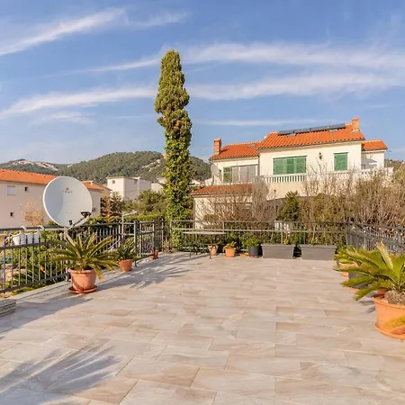 Apartments By The Sea Barbat, Rab - 3203 *