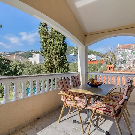 Apartments By The Sea Barbat, Rab - 3203